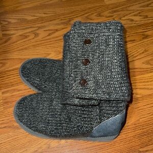 Women’s uggs classic cardy boots size 9